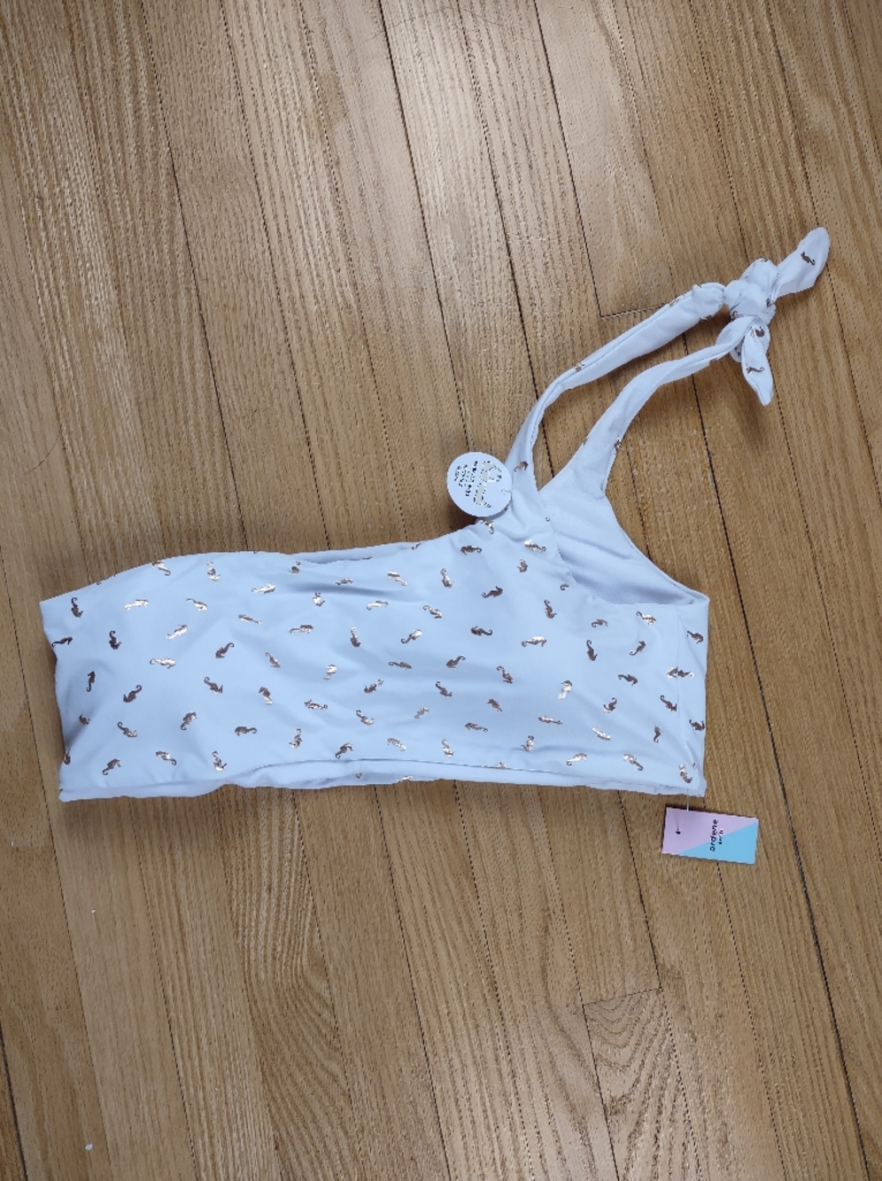 Ardene White One-Shoulder Top with Gold Seahorse Accents